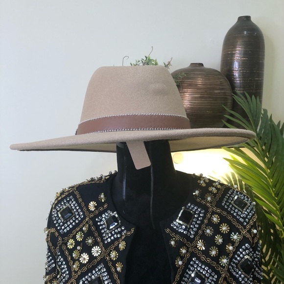 Tan Fedora Winter Wide Brim Hat w/ Faux Leather Trim outlined w/ Silver Studs OS